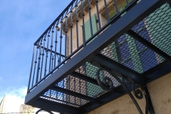 Balcon métal déployé